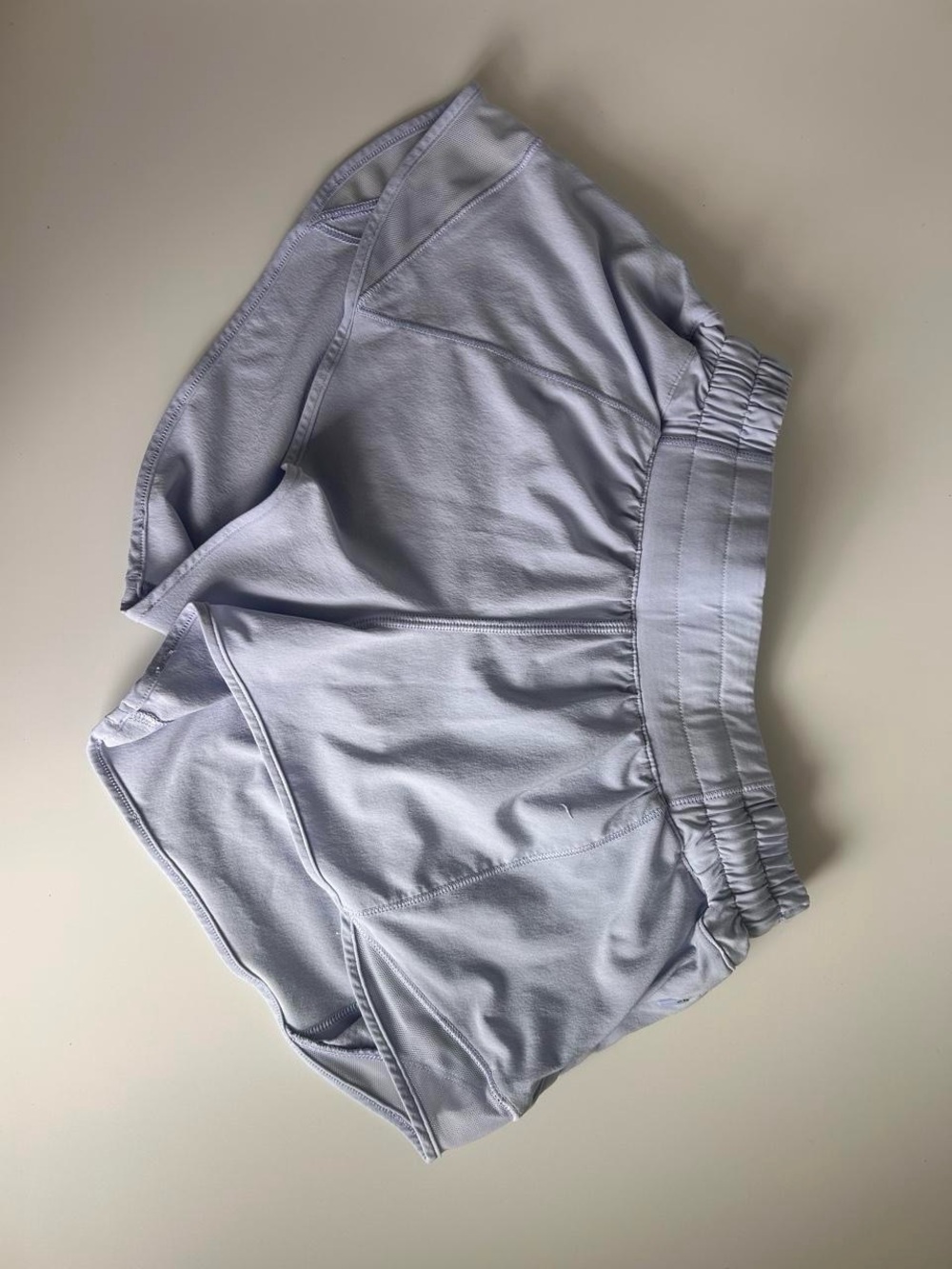 Lululemon Hotty Hot Shorts Low Rise 2.5”
Size 4